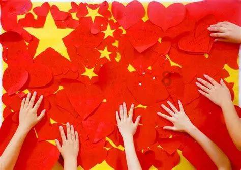 美丽的山坡上有什么颜色的花儿三种很美丽的那种游戏画面